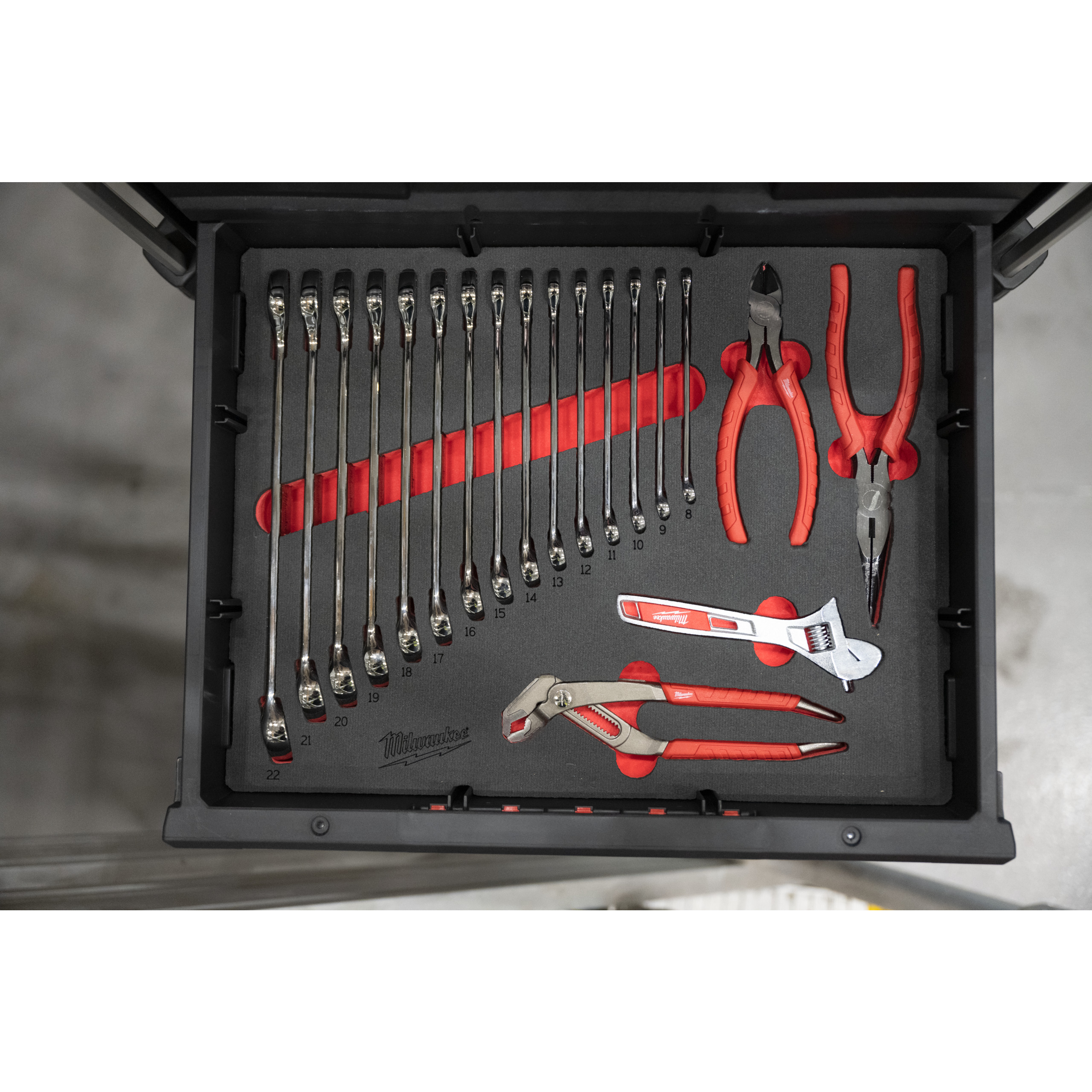 Milwaukee Einlage 19-teilige für PACKOUT Koffer mit Schubladen Ringmaulschlüssel und Zangen