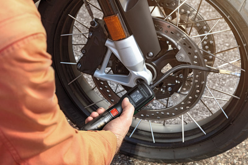 Anwendungsbild, Motorrad, Vorderes Rad, Scheibenbremse, Reifen, Reifendruckmesser
