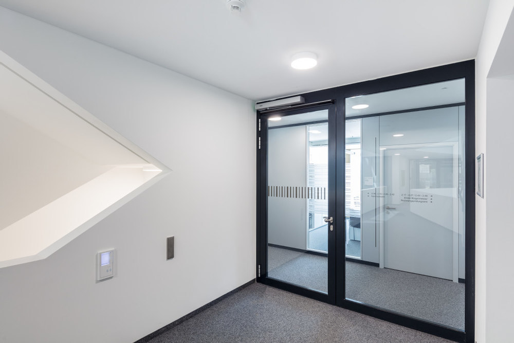 Glas-Tür, Büro-Innenraum, Doppelte Tür, Schiebetür, Glas-Trennwand