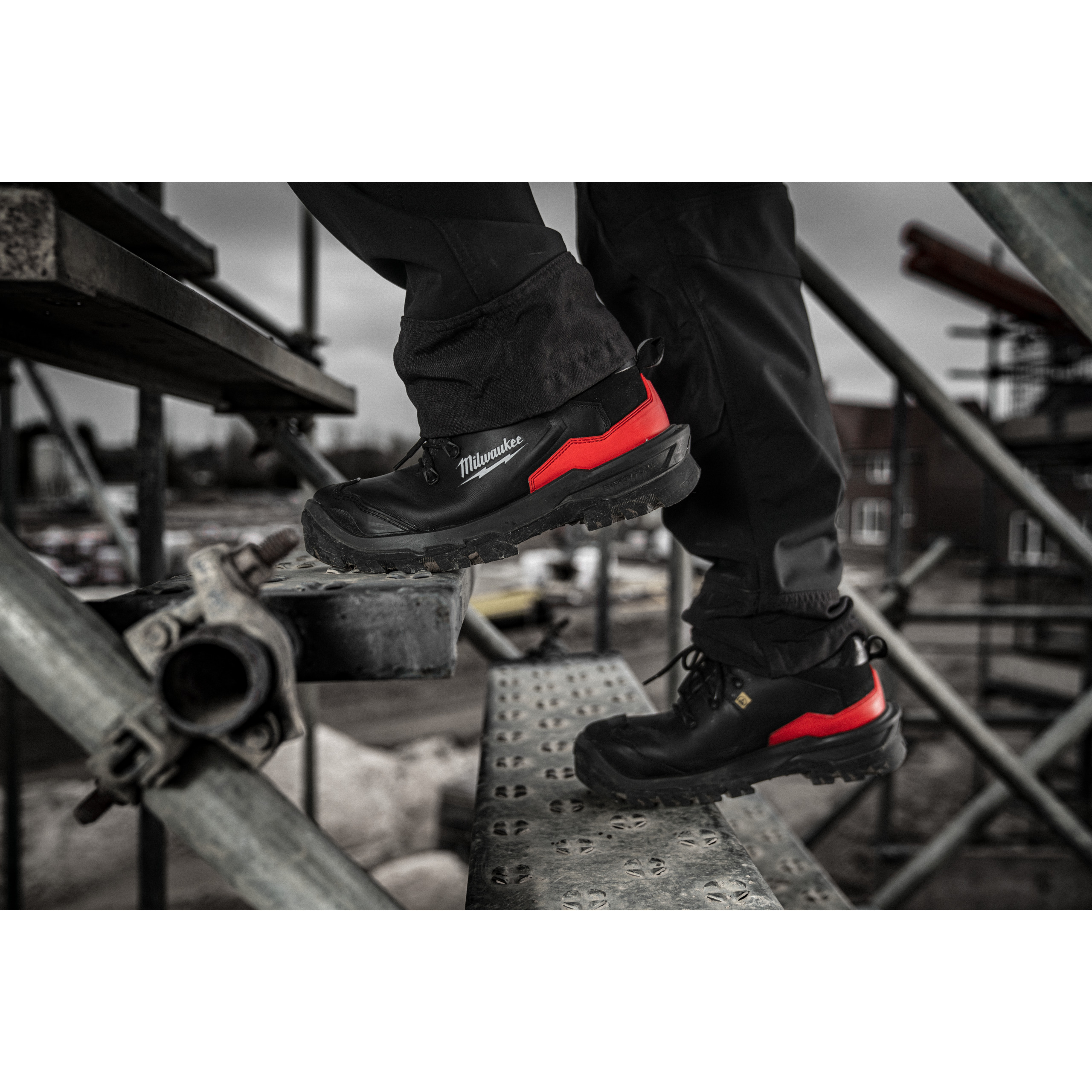 Milwaukee Sicherheits-Halbschuh Leder Größe 45 ARMOURTRED S3S weit schwarz