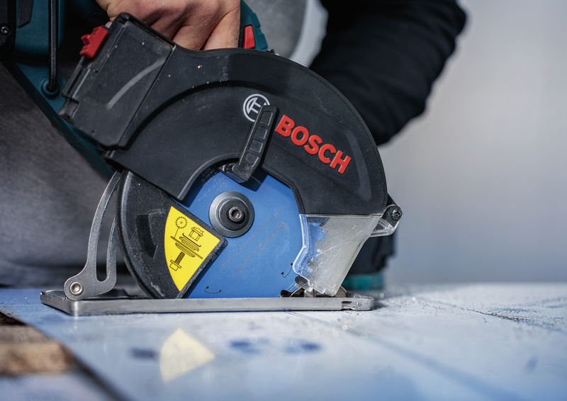 Detailbild, Stichsäge, Kreissäge, blaue Trennscheibe, Werkzeug, Bosch