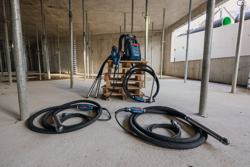 Anwendungsbild, Vakuumpumpe, Staubschlauch, Baugerät, Sägeführung, Kabelrolle