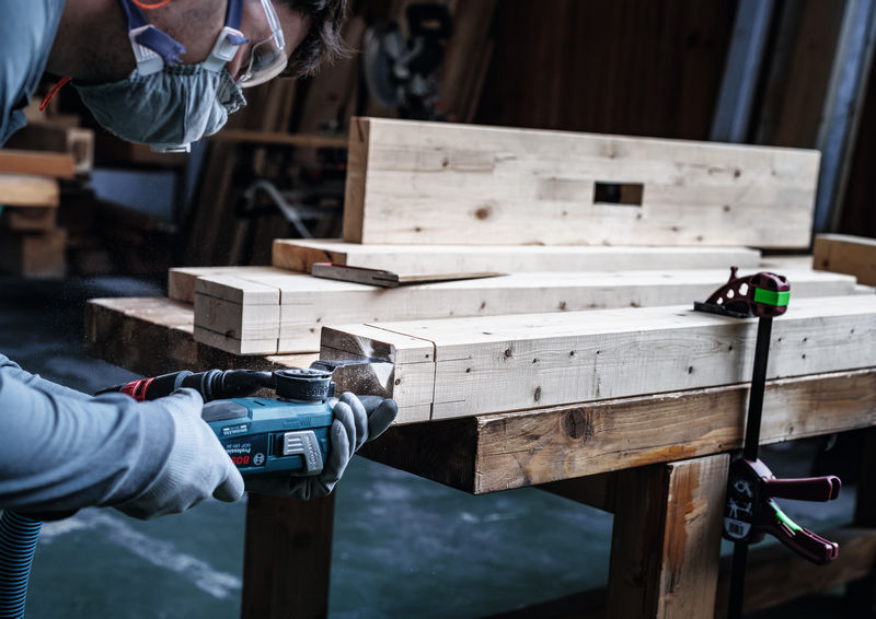Anwendungsbild, Holz, Holzbearbeitung, Schreiner, Schwingschleifer, Werkbank