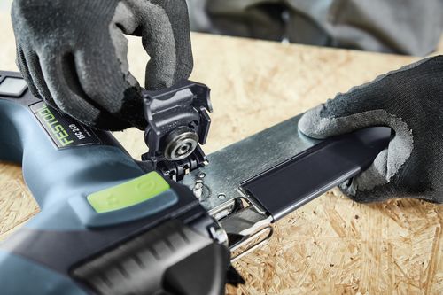 Anwendungsbild Akku-Dämmstoffsäge ISC 240 EB-Basic-4,0