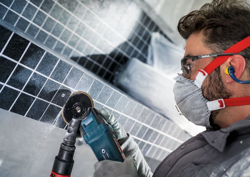Anwendungsbild, Schleifer, Bohrmaschine, Glasfaser, Schutzbrille, Arbeitsbericht