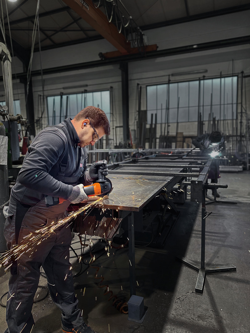 Anwendungsbild, Fabrik, Herstellung, Werkstatt, Mann, Person