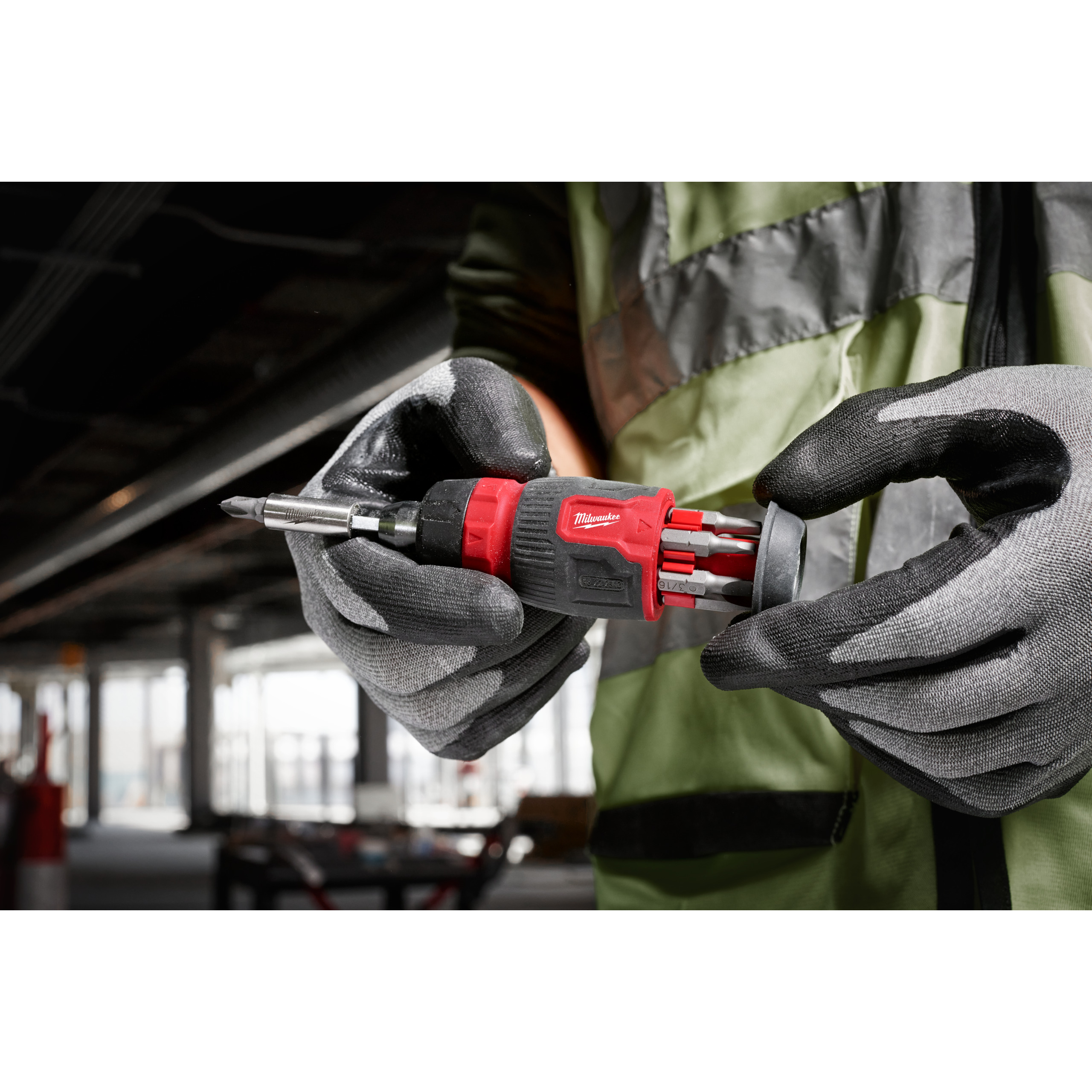 Milwaukee Schraubendreher mit Ratschenfunktion inkl. 7 Bits PH/PZ/TX/SL Multi-Bit Stubby