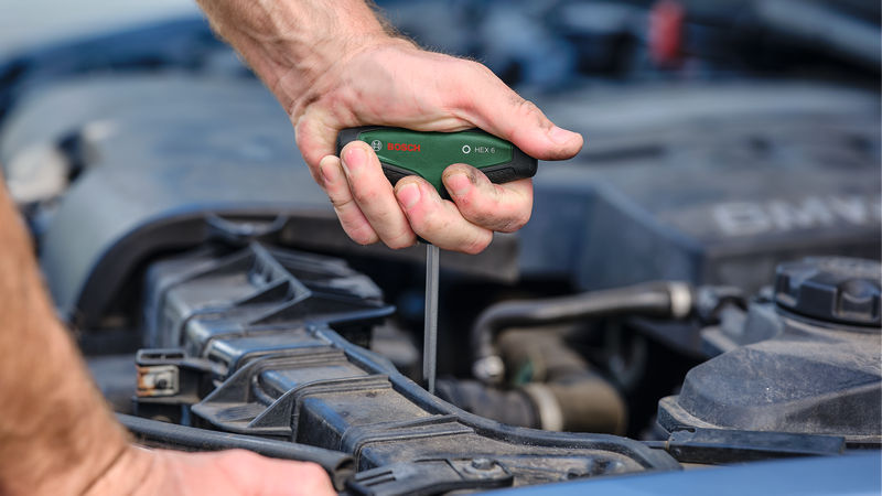 Anwendungsbild, Schraubendreher, Torque-Schraubendreher, Autowerkzeug, Motorraum, Borg Schraubendreher