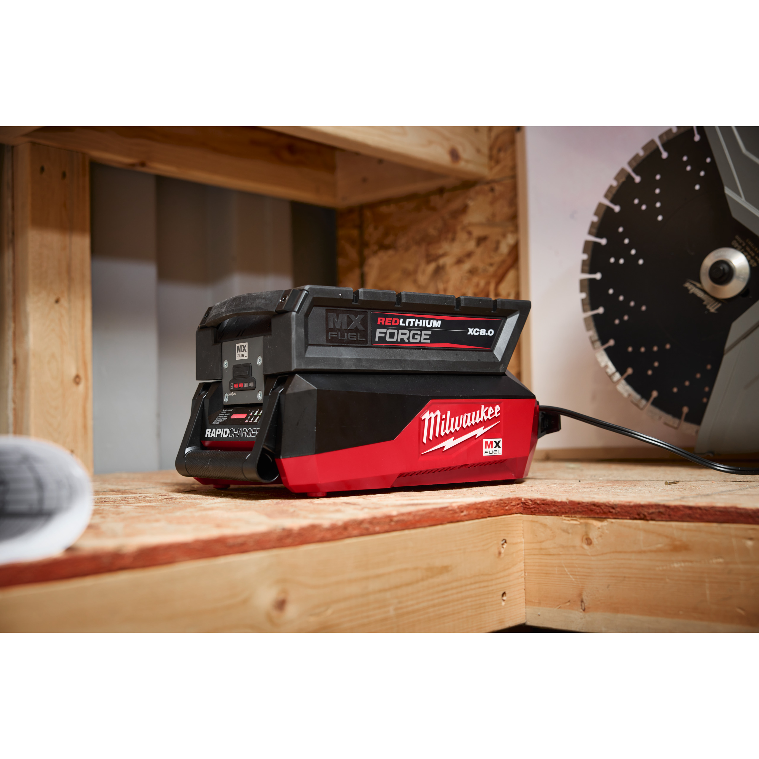 Milwaukee Schnellladegerät MX FUEL Akku-Schnellladegerät MXFFC