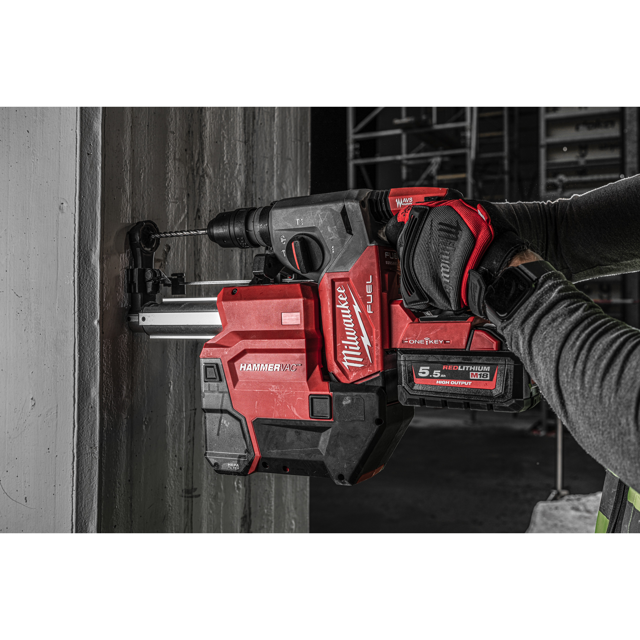 Milwaukee Akku-Kombihammer + Staubabsaugung M18 ONE KEY M18ONEFHXDEL-552C